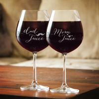 Load image into Gallery viewer, Designs by MyUtopia Shout Out:Mom/Dad Juice Wine Glass Set (Pair) Engraved 20 oz Glass
