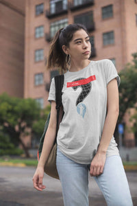 Load image into Gallery viewer, Designs by MyUtopia Shout Out:What3Words App I Am Lost Cotton Unisex Cotton T-Shirt
